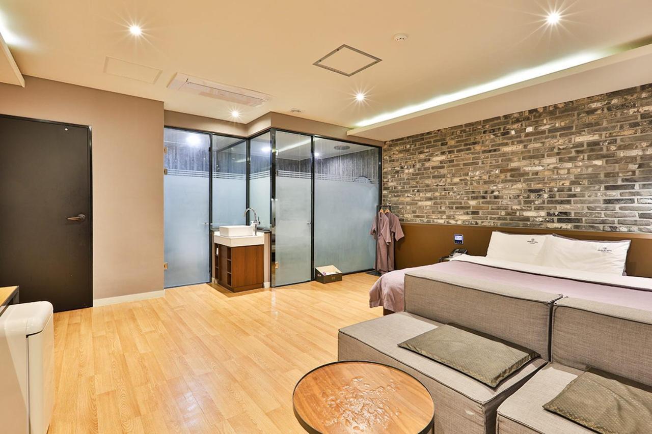 Brown Dot Hotel Jeonggwan Пусан Экстерьер фото